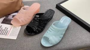 [Free Shipping] Fashionable outdoor wedge womens slippers new summer womens plastic sandals non-slip jelly sandals for mothers