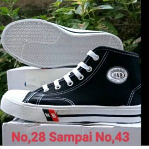 SEPATU SEKOLAH TERLARIS HITAM PUTIH BOT.TINGGI TALI BAHAN CANVAS SDSMPSMA
