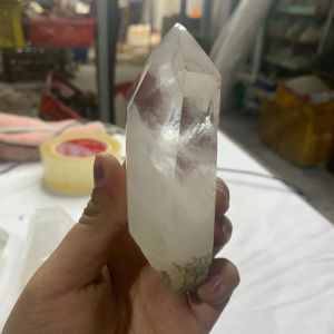 1 viên đá thạch anh trắng tự nhiên mài bóng dùng làm trang trí decor thanh tẩy ( đá thật chuẩn việt )5698