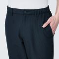 มูจิ กางเกงผ้าเซียร์ซัคเกอร์ขายาว ผู้ชาย - MUJI Breathable Seersucker No Darts Pants. 