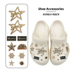 Crocs Jibbitz คริสตัลเรียงรายเพชรที่มีเสน่ห์หัวรัดเชือกรองเท้ารองเท้ามุกโซ่ท้องฟ้าเต็มไปด้วยดาวเพชรแวววาวหัวเข็มขัดรองเท้าตกแต่งสำหรับ Crocs