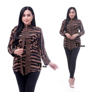 Atasan Batik Wanita Modern 2022: Tips Memilih dan Mengenakannya