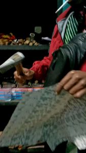 Kampak Poles Asli Baja: Kegunaan & Manfaat bagi Pekerja Pertanian