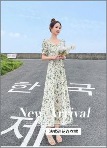 ชุดเดรส เน้นส่วนโค้ง กระโปรง ปกสี่เหลี่ยม ดอกไม้ การจับคู่แฟชั่น ผอม ปรับเปลี่ยนรูปร่าง