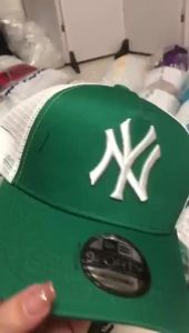 Mũ lưỡi trai lưới thời trang của đội NY Yankees kiểu dáng hiện đại có thể điều chỉnh phù hợp cho mùa xuân và mùa thu.