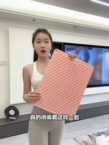 Acupressure Foot Massage Mat 44x33cm Soft Silicone Anti-Slip Pyramid Textured Double-Sided Use for Acupuncture Relieve Foot Fatigue Home Office Daily Use