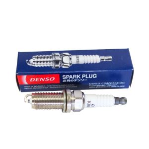 หัวเทียนเครื่องยนต์แบบมาตรฐาน หัวเทียนเบนซินคุณภาพสูงช่วยเพิ่มประสิทธิภาพการจุดระเบิด ทนความร้อน ใช้งานง่าย ติดตั้งสะดวก เหมาะกับรถยนต์ทุกประเภท