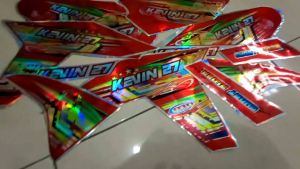 Les Sticker Stiker striping variasi Vixion nva hologram