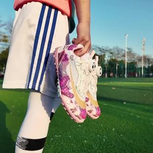 Childrens football shoes in contrasting colors laceless cleats professional training shoes for elementary school boys
