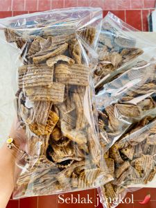 DARMO CAMILAN - Kerupuk Jengkol Pedas 150gr