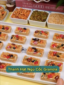 Thanh Hạt Ngũ Cốc Granola thành phần từ các hạt ngũ cốc giàu năng lượng tạo cảm giác no lâu
