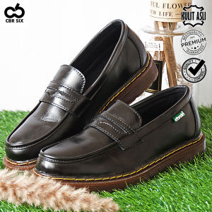 Sepatu kasual pria Docmart slip-on bahan kiulit sapi / Tampilan mengkilat / sol transparan / SMC 011