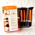 Real Techniques Core Collection Make up Brush Set. 