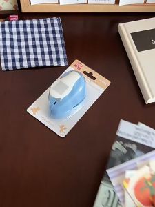 DIY Stamp Border Punch Stamp Stamp Border Punch Stamp Shape Craft Punch Embossing Machine Round Hole Punch Toothed Puncher Embosser Color Random