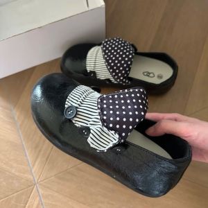 Free Shipping Sweet Peach Planet Black WomenS Shoes 2026 New Autumn Slip-On Retro Flat Shoes
