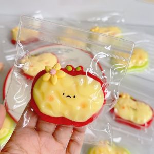 GOUPDO Trái cây mô phỏng Đồ chơi bóp hình quả dâu tây Kem Màu hồng Đồ chơi giải tỏa căng thẳng Mềm mại Đồ chơi cảm giác giác quan Quà tặng cho trẻ em và người lớn