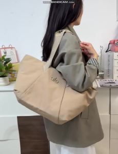 Alo Women Large Capacity Tote Handbag Nylon Waterproof Shoulder Bag Casual Gym Work Commuting Daily Travel Top‑Handle Bag