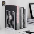 Book Stand Book End Besi Aesthetic Hitam Book Holder Pembatas Buku. 
