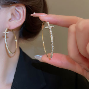 ต่างหูห่วงไขว้ประดับเพชรสวิสสีทองและสีเงินสวยงามต่างหูทรงกลมสำหรับผู้หญิง