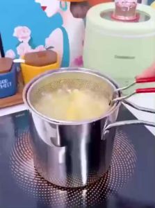 Nồi Chiên Ngập Dầu Có Tay Cầm Kèm Rổ Lọc Chất Liệu Thép Không Gỉ Giúp Tiết Kiệm Dầu - Tiện Dụng Mẫu Mới