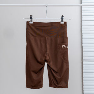 [W0203] กางเกงโยคะ เลคกิ้ง 3 ส่วน ผ้ายืดใส่สบายกระชับสะโพก มีกระเป๋าข้างใส่ของ  สกรีนอักษร ใส่เที่ยวหรือใส่ออกกำลังได้