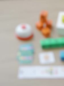 【 Ready Stock】Large size Letter Spelling Block Flash Cards Game Montessori Toys English Words Early Learning Educational Toys