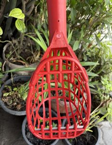 ตะกร้อสอยมะม่วง ตะกร้อสอยผลไม้ พร้อมใบมีด ช่วยให้เก็บผลไม้ได้ง่ายขึ้น คละสี