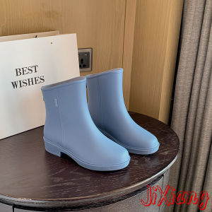 รองเท้าบูทกันฝนผู้หญิง กันน้ำ กันคราบ กันลื่นและทนต่อการสึกหรอ นุ่มและเบา ซับในผ้าก๊อซ รองเท้าทำงานวันฝนตก