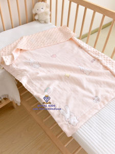 C0014 ผ้าห่มเด็ก  ผ้าห่มกันสะดุ้ง ผ้าห่มดอทขนมิ้งค์ ช่วยให้หลับสบาย หลับนานขึ้น ขนาด 70x100 cm.