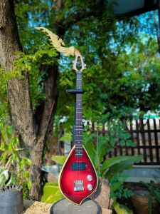 พิณไฟฟ้าไม้เนื้อแข็งคัดสรรค์คุณภาพอย่างดีทำสีแดง รุ่นsmall 3 สาย 15 เฟรต 2 คอนแทคแบบฮัมบัคกิ้งคุณภาพสูง อะไหล่ชุดสีเงิน