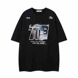 T-Shirt Wanita Lengan Pendek 2025 - Motif Huruf Kreatif & Desain Korea-Jepang Katun Adem Premium Slim Fit Baju Oversize Nyaman Gaya Versatil Kekinian Desain Eropa Oversize Lingkar Leher Bulat Nyaman Kaos Oversize Untuk Hangout Santai Gratis Ongkir