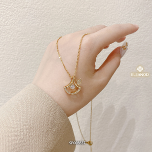 Dây chuyền nữ titan Eleanor Accessories vòng cổ hình cánh quạt đính đá lấp lánh phụ kiện trang sức 6417