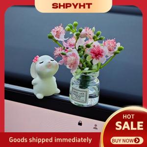 SHPYHT 1 bộ đồ trang trí búp bê chữa bệnh xe mới bình nhỏ dễ thương và bảng điều khiển trung tâm xe Thỏ trang trí cửa sổ