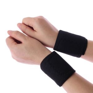 1 Pair Magnetic Tourmaline Pad Self Heating Therapy Aching Wrist Bands Sports Injury Protection Muscle Pain Relief Wristbelt Brace