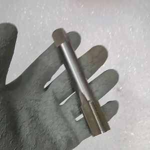 ดอกตาปเกลียว แกนโช็คหน้าได้ ใช้ตาปหลังจากการกลึงเกลียวแกนโช็ค