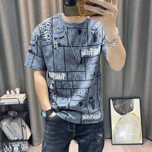 เสื้อยืดแขนสั้นผู้ชายฤดูร้อนสไตล์ฮ่องกงคอกลมหลวมพิมพ์การ์ตูนยอดนิยมอินเทรนด์เสื้อยืดลำลอง