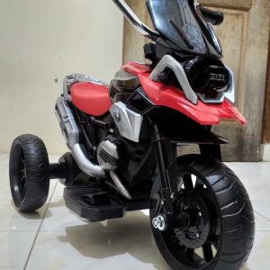 motoran aki PMB M-888 aki charge dengan music dan lampu Sepeda Motor Aki Ninja Roda Tiga Mainan Motor-Motoran Dengan Aki tinggal Injak langsung Jalan