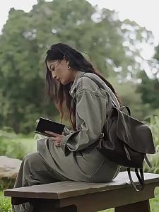 Qiu Zhuang Vegetable-Tanned Sheepskin Messenger Series Backpack Genuine Leather Large Capacity Suitable for Work Commuting and Casual Use 2026 Autumn