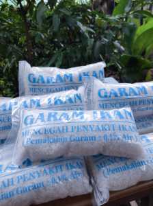Garam Garem Ikan 500gr Kristal Grade A Premium Mencegah Penyakit Ikan Kolam Aquarium