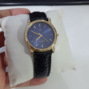 Đồng hồ nữ Q&Q Tososin dây da size 33mm mặt xanh dương second hand si Nhật