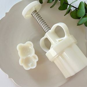 gigbm 2026 mooncake mold 月饼模具 30g Mooncake Mold Cartoon Plastic Hand Press Mold Kitchen Tool 3D Pattern Muppet Bear Mould MidAutumn Festival