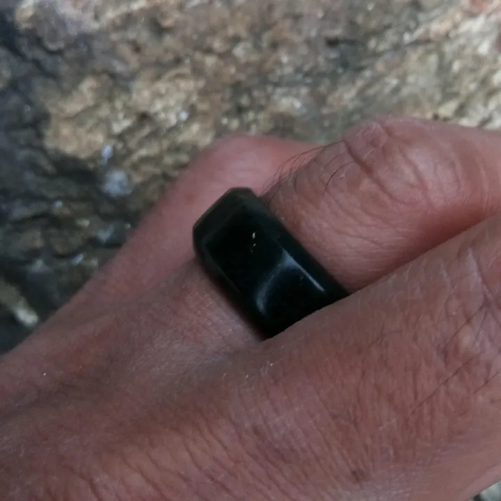 Ring%20Cincin%20Natural%20Giok%20Black%20Jade%20Aceh%20Terapi%20Nempel%20Magnet%20Minimalis%20-%20Image%203