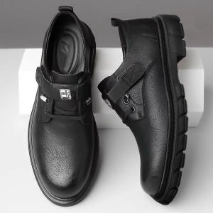 LiShops สินค้าใหม่ มาแรง รองเท้าผ้าใบแฟชั่นสำหรับผู้ชาย รุ่นนี้บอกเลยว่าใครๆเค้าก็ใส่กัน งานมาใหม่ ทรงสุดคลาสสิค วัสดุหนังเทียม ทนทาน กันน้ำ ใส่สบาย กดเล๊ยยย