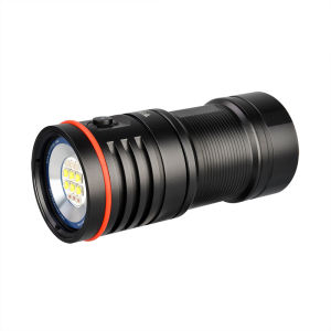 Diving Flashlight 6500LM Trustfire DF50: A 180° Light Beam and 105 Meter Maximum Depth Diving Flashlight