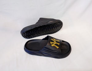 Sandal karet murah dan trendy selop cowok terbaru anti slip saat digunakan- DIVAJAYA SHOP