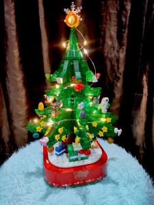 SEMBO BLOCKSChristmas Tree Building Bricks and Blocks MUSIC BOX and Light Function (486pcs)