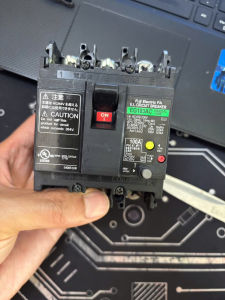 ÁT CHỐNG GIẬT NHẬT BẢN 75A 1 PHA 220V