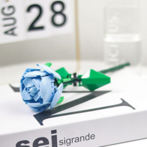 Rlhomard 🌹บล็อกของเล่น🌷ช่อดอกกุหลาบ DIY สําหรับของขวัญวันเกิด วันวาเลนไทน์ ของเล่นชิ้นส่วนต่าง ๆ