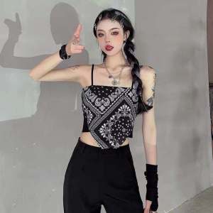 JayJayfashion 6065 พร้อมส่ง เสื้อครอปสายเดียวไขว้หน้าคล้องคอ เสื้อสายเดียวสไตล์เกาหลี สายเดี่ยวแฟรชั่น