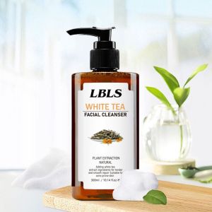 ครีมล้างหน้า เจลล้างหน้าชาขาว สูตรอ่อนโยนไม่มีน้ำหอม ช่วยลดเลือนริ้วรอย และจุดด่างดำ White Tea Facial Cleanser 300ml
